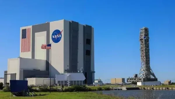 Rollout of NASA’s new moon rocket to launch pad delayed