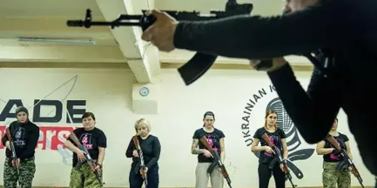 In case Russia invades, Ukrainians practise guerrilla tactics
