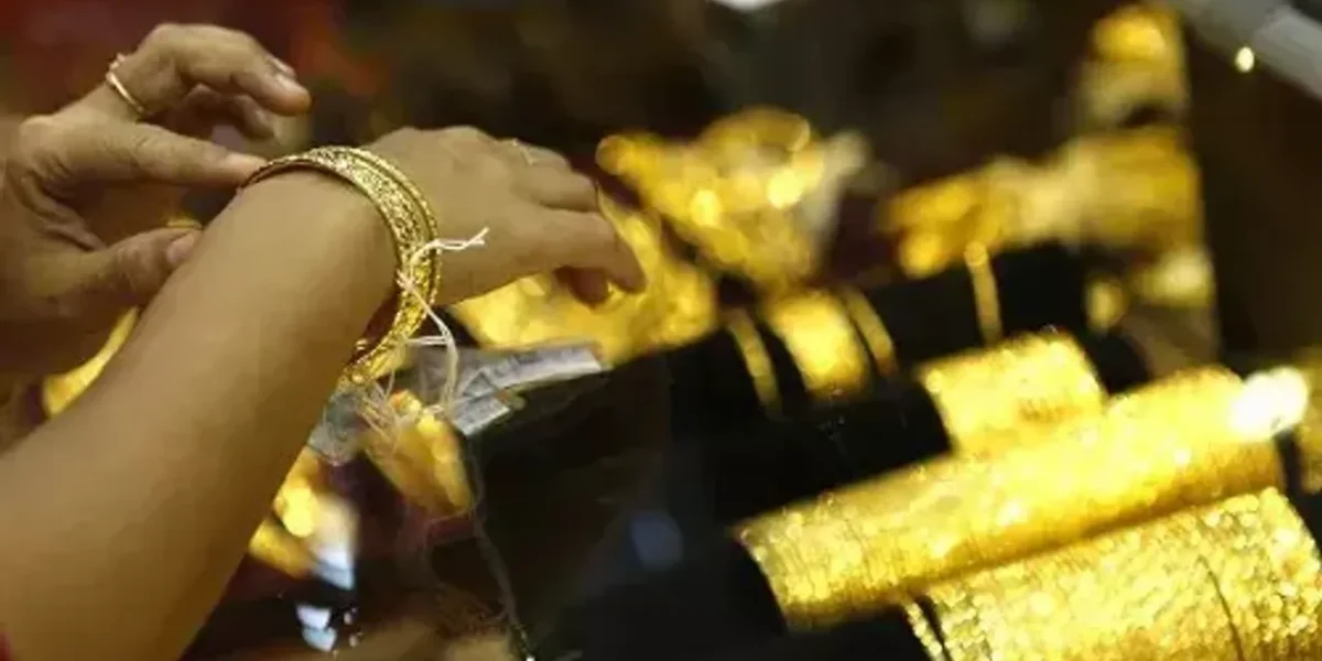 Gold rate today: Gold price in India decreases by Rs 140 for 10 grams