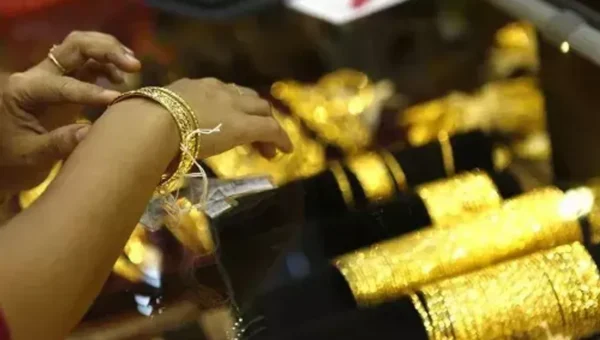 Gold rate today: Gold price in India decreases by Rs 140 for 10 grams