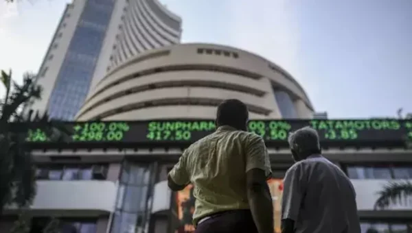 Retail investors, MFs cushion FPI exit impact, raise holdings to record high