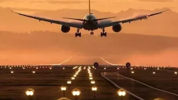 Conflict zone monitor: Airlines should stop flying over Ukraine amid tensions with Russia