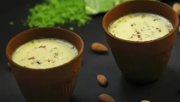 Holi 2022 special: 5 Delicious desi desserts you can make with a glass of Thandai