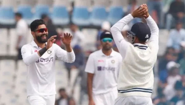 Mohali test: Indian men take lead of 400 runs against SriLanka and enforce follow on