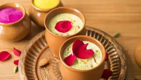 Holi 2022: Enjoy the festival of colours with this thandai recipe