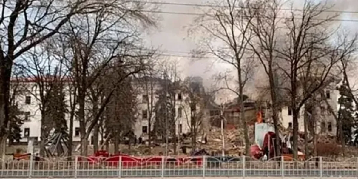 Russia-Ukraine war: Hundreds feared trapped in Ukraine theatre hit by airstrike