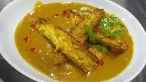 Treat yourself to a lavish lunch of Khashawadi Roll, Dahi Ke Roti Kebabs
