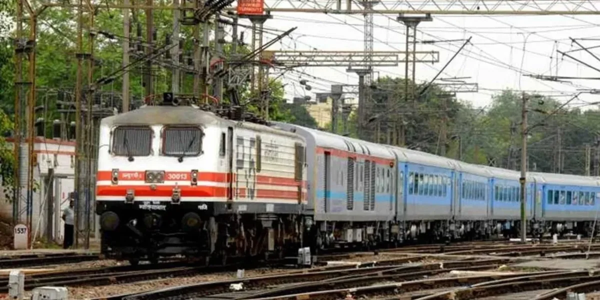 Change in composition of four pairs of trains over Western Railway