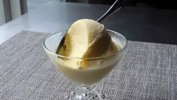 How to make homemade creamy vanilla custard ice cream