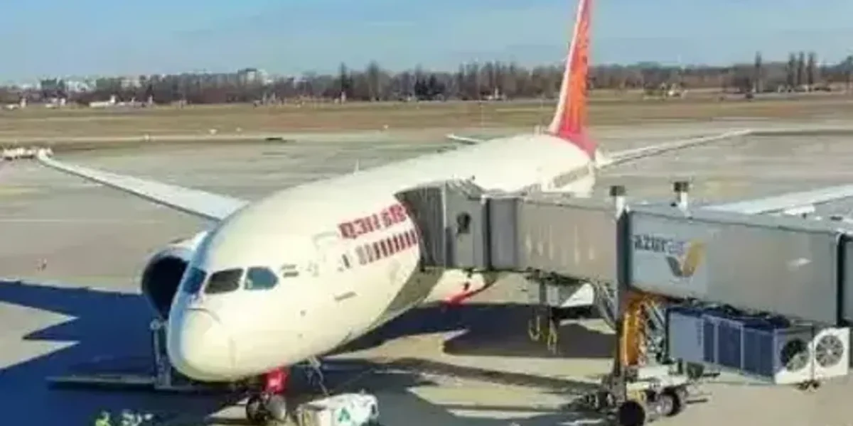 Report: 31 flights including Air India, SpiceJet To evacuate over 6,300 Indians from Ukraine by March 8