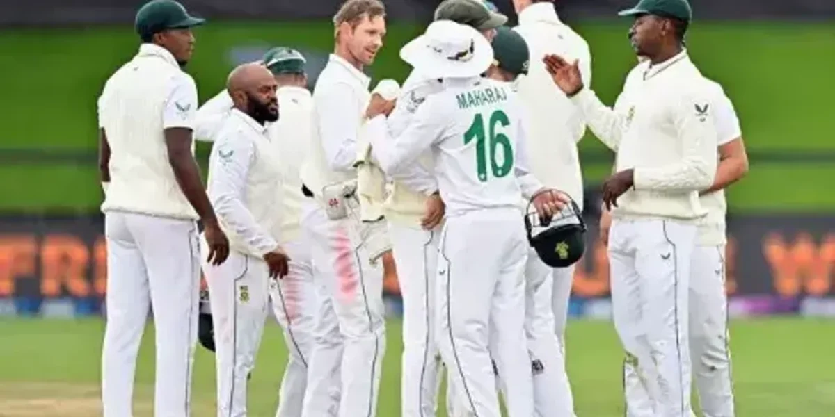 South Africa win second Test by 198 runs, level series