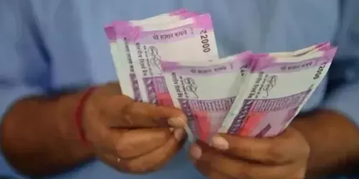 Rupee slumps to record low against US dollar today