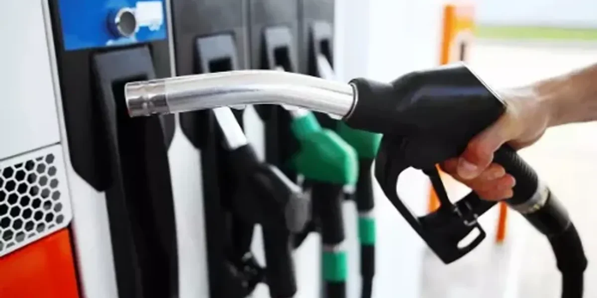On tuesday petrol crosses Rs 100 per litre