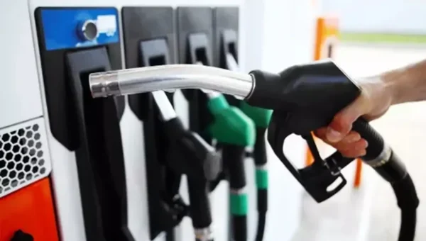 On tuesday petrol crosses Rs 100 per litre