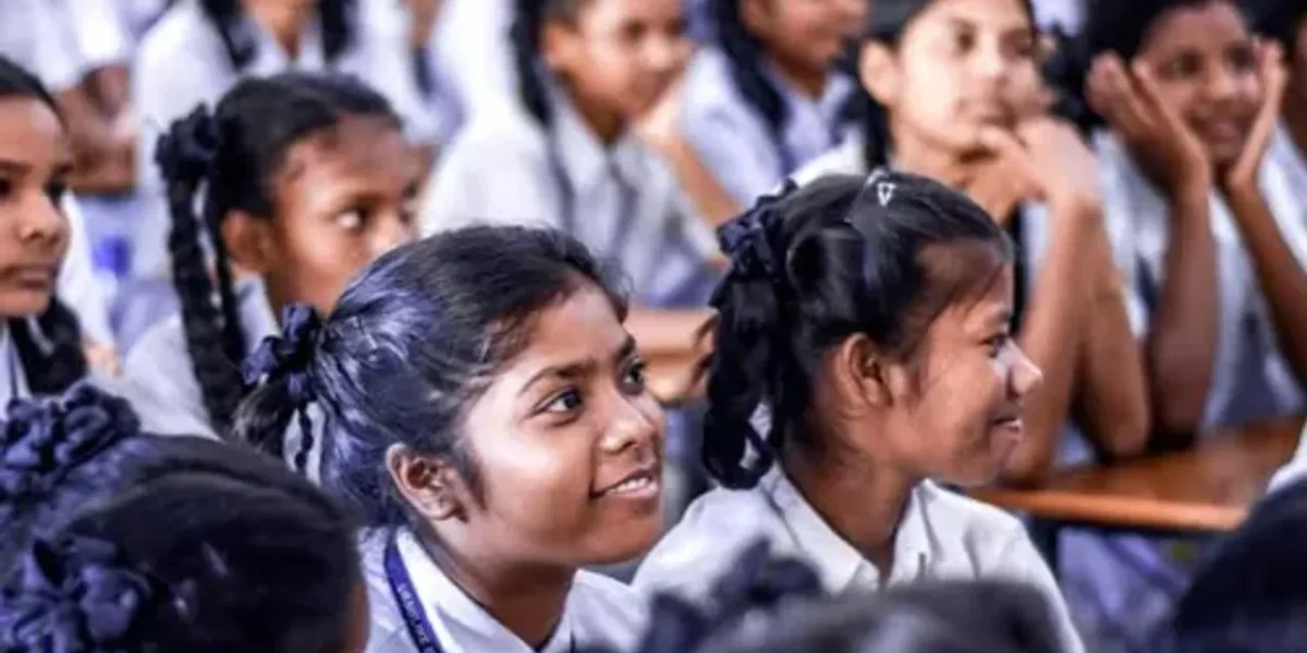 Tamil Nadu govt to provide Rs 1,000 to help girls pursue their higher education