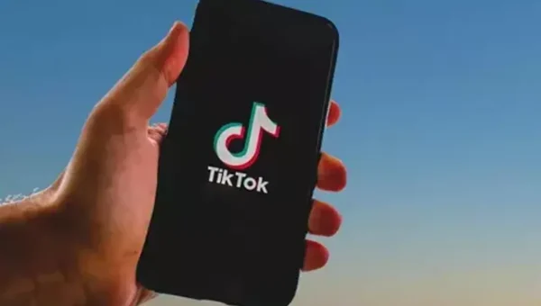 TikTok suspends live streaming and new video content in Russia
