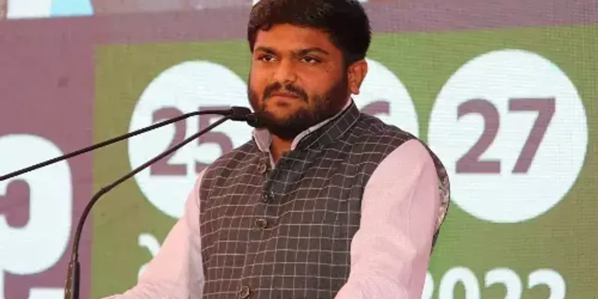 Gujarat: AAP invites Hardik Patel to join party