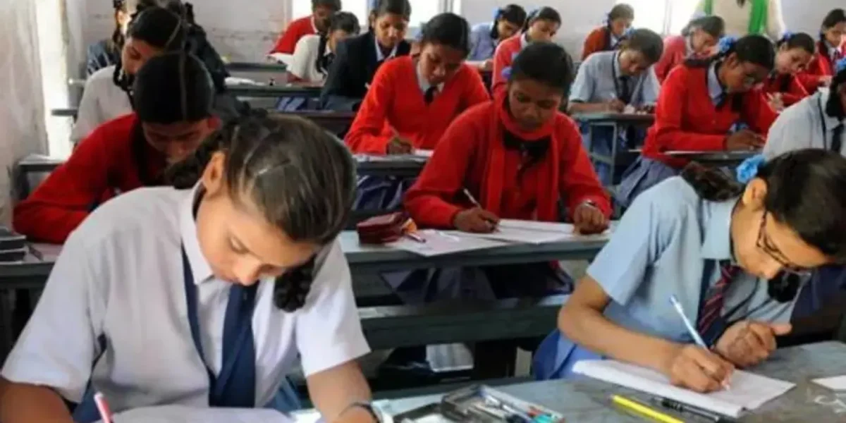 Gujarat: Image of Class 10 Hindi paper on social media before exam ends