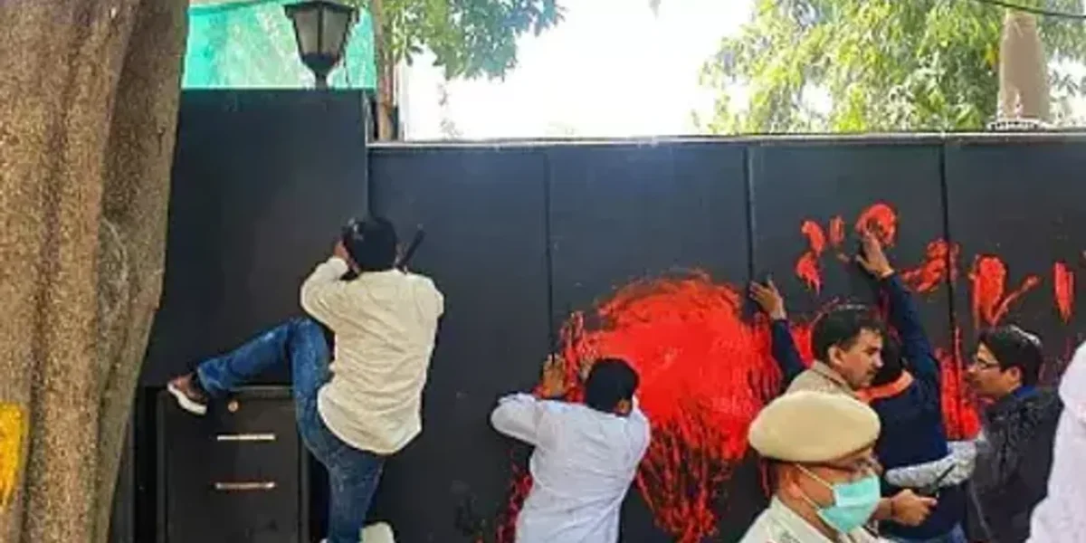 Police force outside Kejriwal residence was inadequate: Delhi HC
