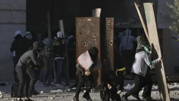 Clashes and violence at Jerusalem’s holy Al-Aqsa Mosque, 60 palestinians hurt