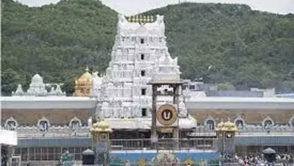 Panic like situation occured at Tirupati’s Tirumala Venkateswara temple, 3 injured