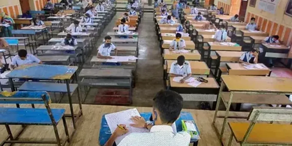 Delhi student, teacher test positive for COVID, classmates sent home