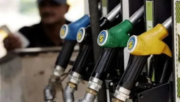 Petrol, Diesel price hiked again by 80 Paise, Costlier by Rs 8 per litre in 13 days