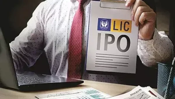 Govt to seek Rs.50,000 cr next month from LIC IPO: Report