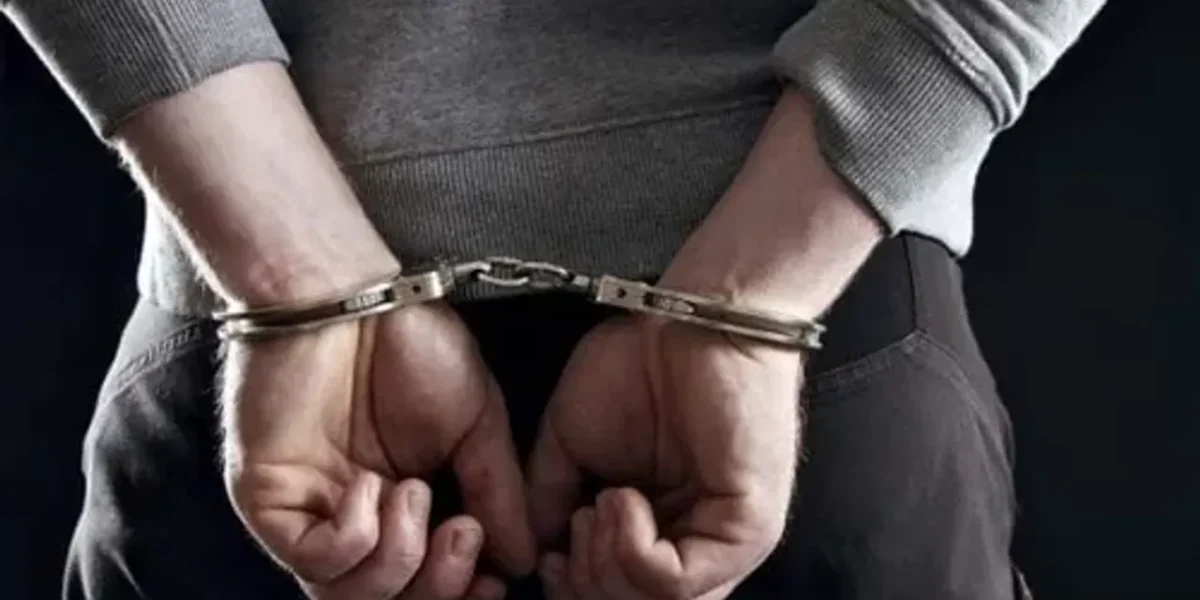Gujarat: ‘Con-cop’ who duped 300 people arrested in Anand
