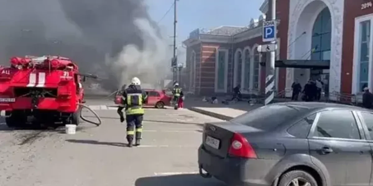 Over 30 evacuees killed, 100 wounded in Russian rocket strike on Ukrainian station