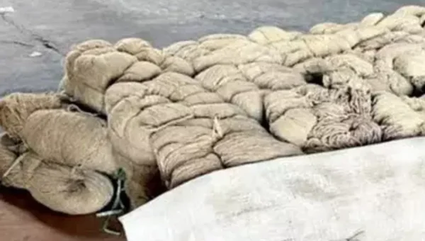 Gujarat: 400kg of heroin-coated yarn seized at Pipavav