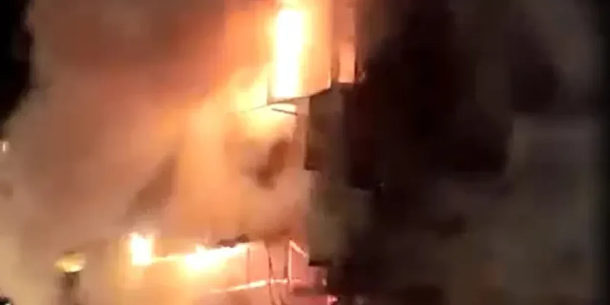 Kanpur: Fire at crowded mall, six tenders rushed to spot