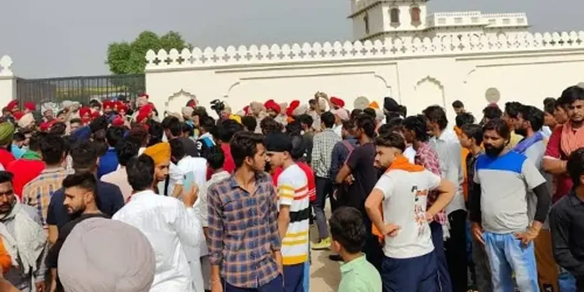 Ahead of Sidhu Moose Wala last rites, huge crowd, tight security at his home