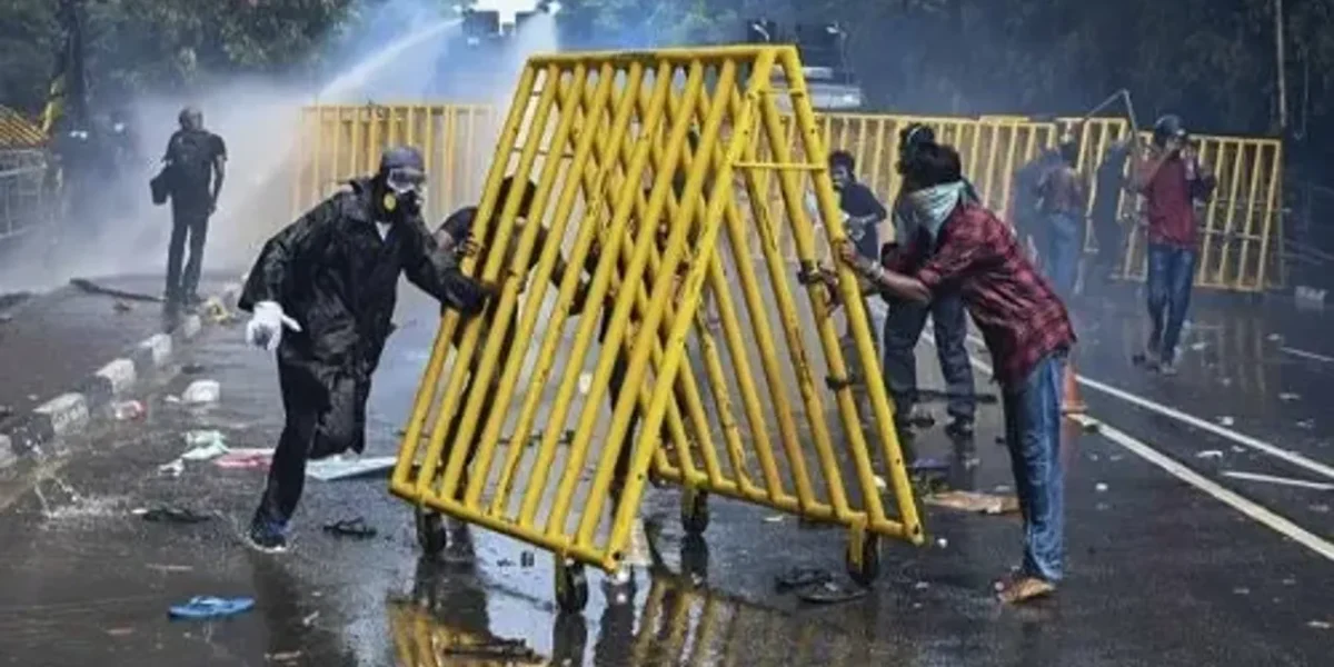 Curfew in Sri Lanka after president loyalists attack protesters