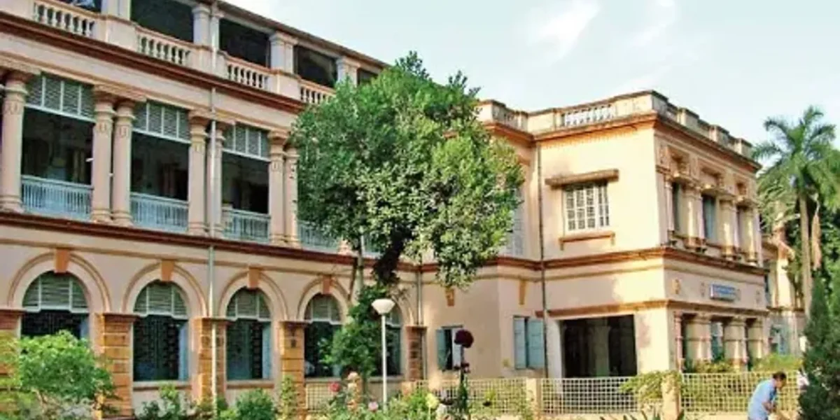 Hold offline exams, teachers tell West Bengal education minister
