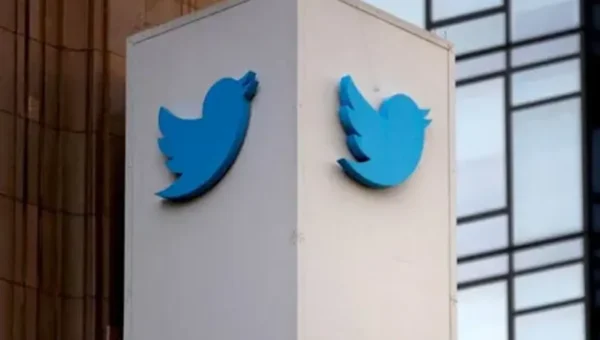Twitter fires 2 top managers, announces hiring freeze ahead of Elon Musk takeover