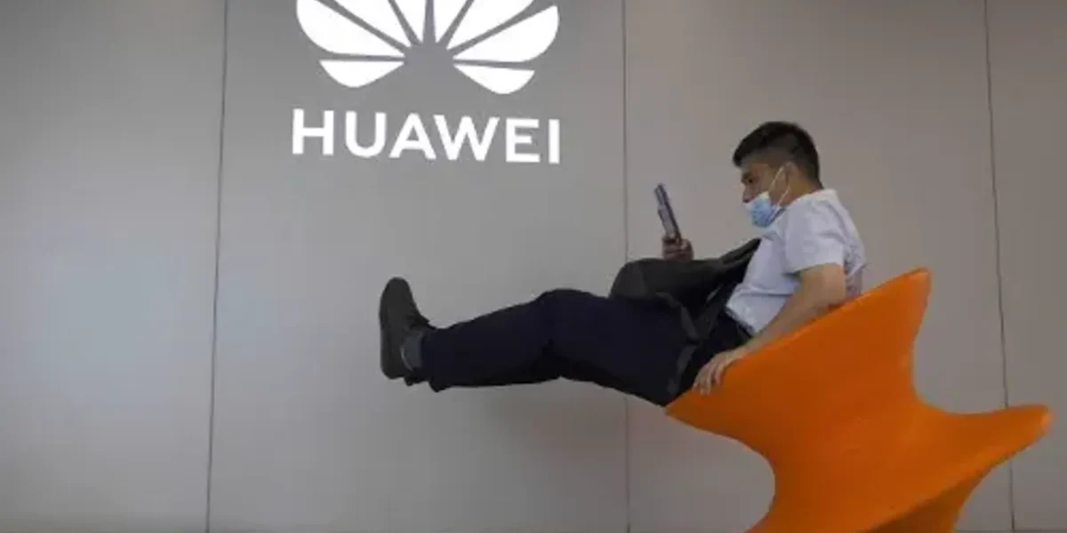 Canada bans Huawei from 5G networks