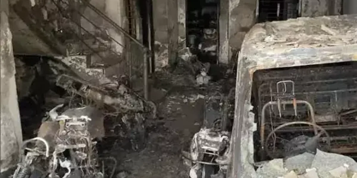 7 Charred to death after fire breaks out in 2-storey residential building in Indore