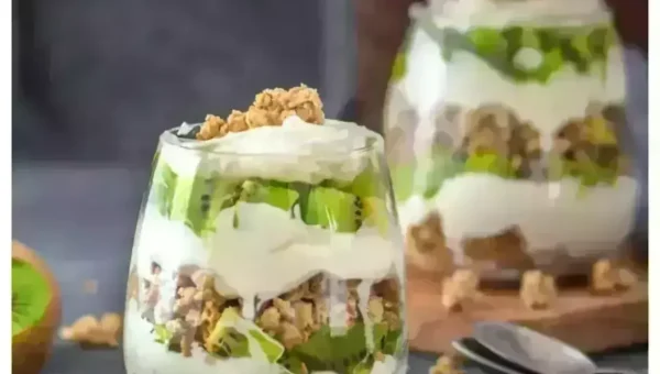 Kiwi Granola Pudding Recipe: Low in fat, this super delicious recipe taste best with roasted nuts and dry fruits