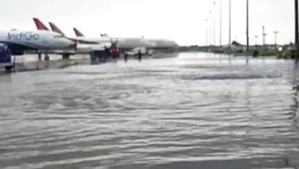 Delhi rains affect flight departures, arrivals at IGI airport, traffic snarls likely