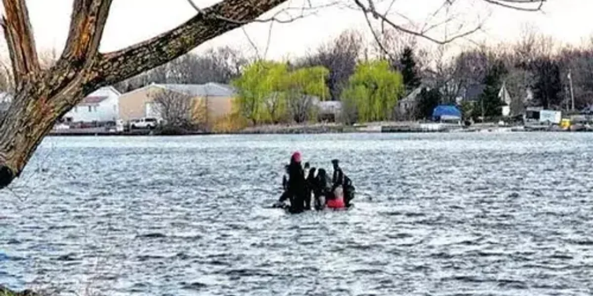 Six Gujaratis rescued from freezing river on Canada-US border