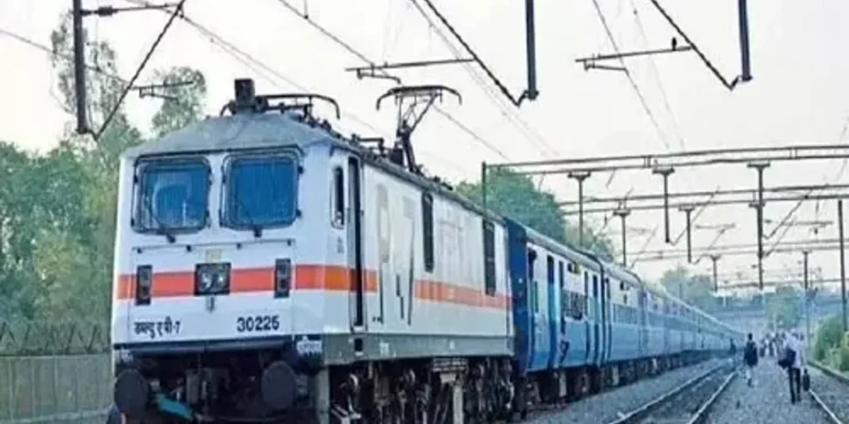 Western Railway to attach additional coaches in 11 pairs of trains on temporary basis