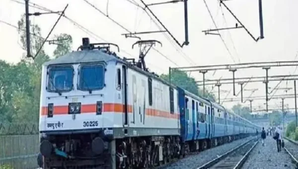 Western Railway to attach additional coaches in 11 pairs of trains on temporary basis