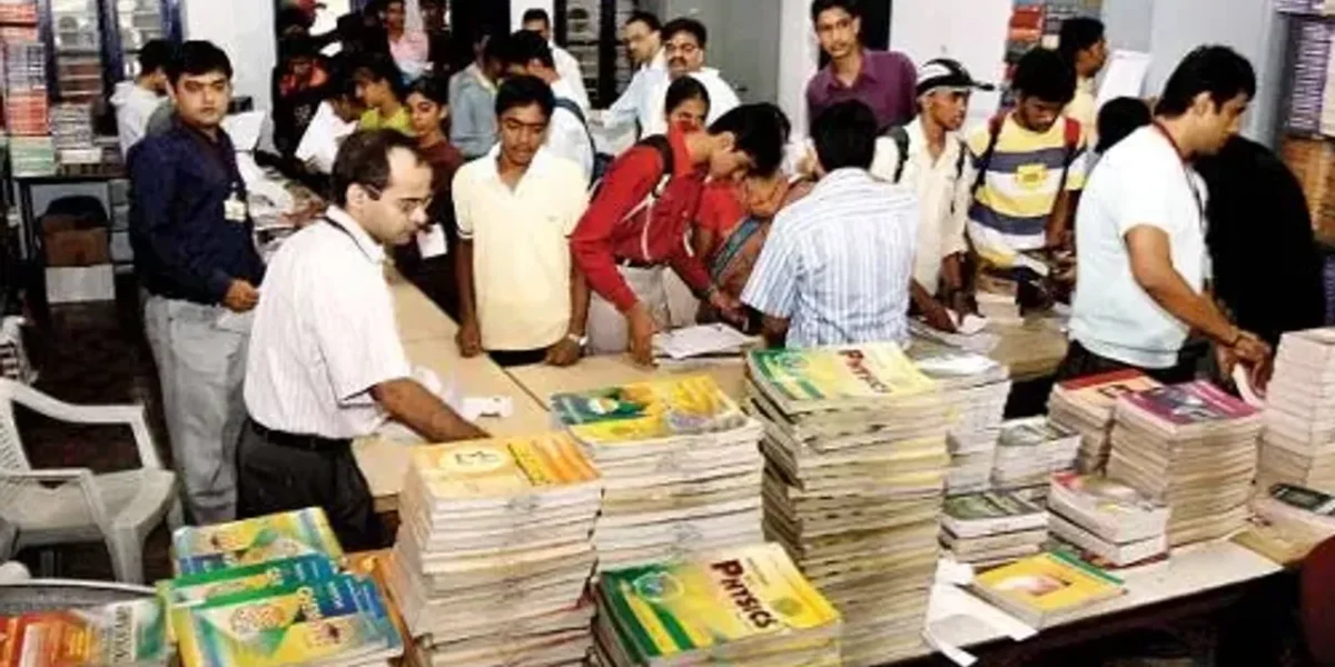 Schools can’t force parents to buy books, dress from specific vendor: Delhi govt