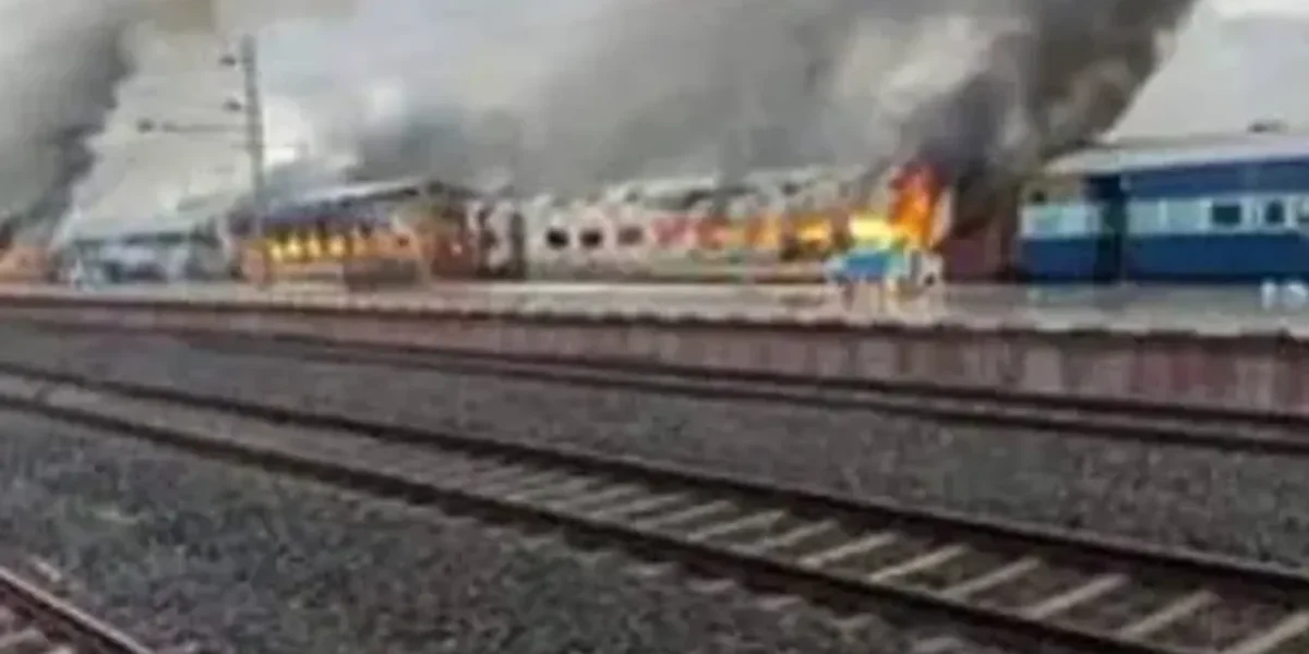 Tensions escalate in 3 states on day 3 of Agnipath protests, trains set on fire
