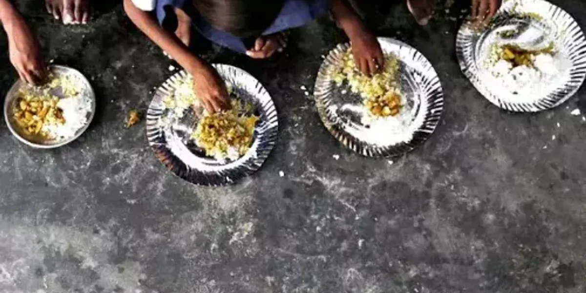 27% of Delhi students left out of midday meal in 2nd pandemic year: Centre