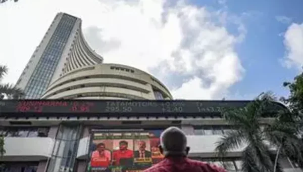 Sensex, Nifty trade higher amid volatility; IT, energy stocks gain