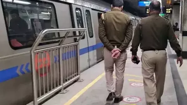 Delhi Metro: Violet line services delayed due to technical snag, commuters suffer
