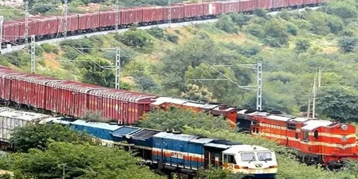 Western Railway achieves a record milestone of 8.68 mt in freight traffic during the month of May 2022I