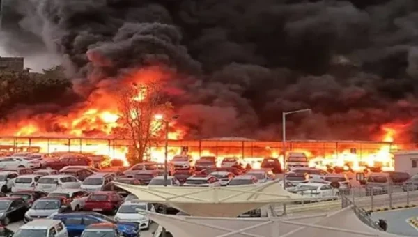 Delhi: Nearly 100 vehicles gutted as massive fire engulfs electric motor parking in Jamia Nagar